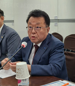 KDTEX 2024 관련 브리핑하는 주희중 회장